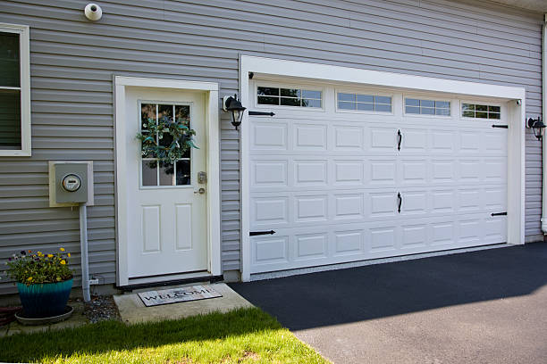 24/7 Emergency Garage Door Panel Replacement experts in Greencastle, IN